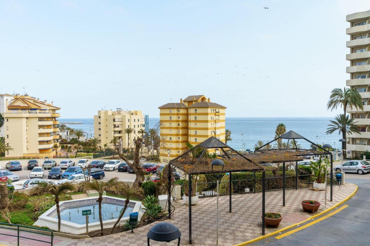 Seaview Beachfront Studio With Aqua Park & Balcony Бенальмадена Экстерьер фото