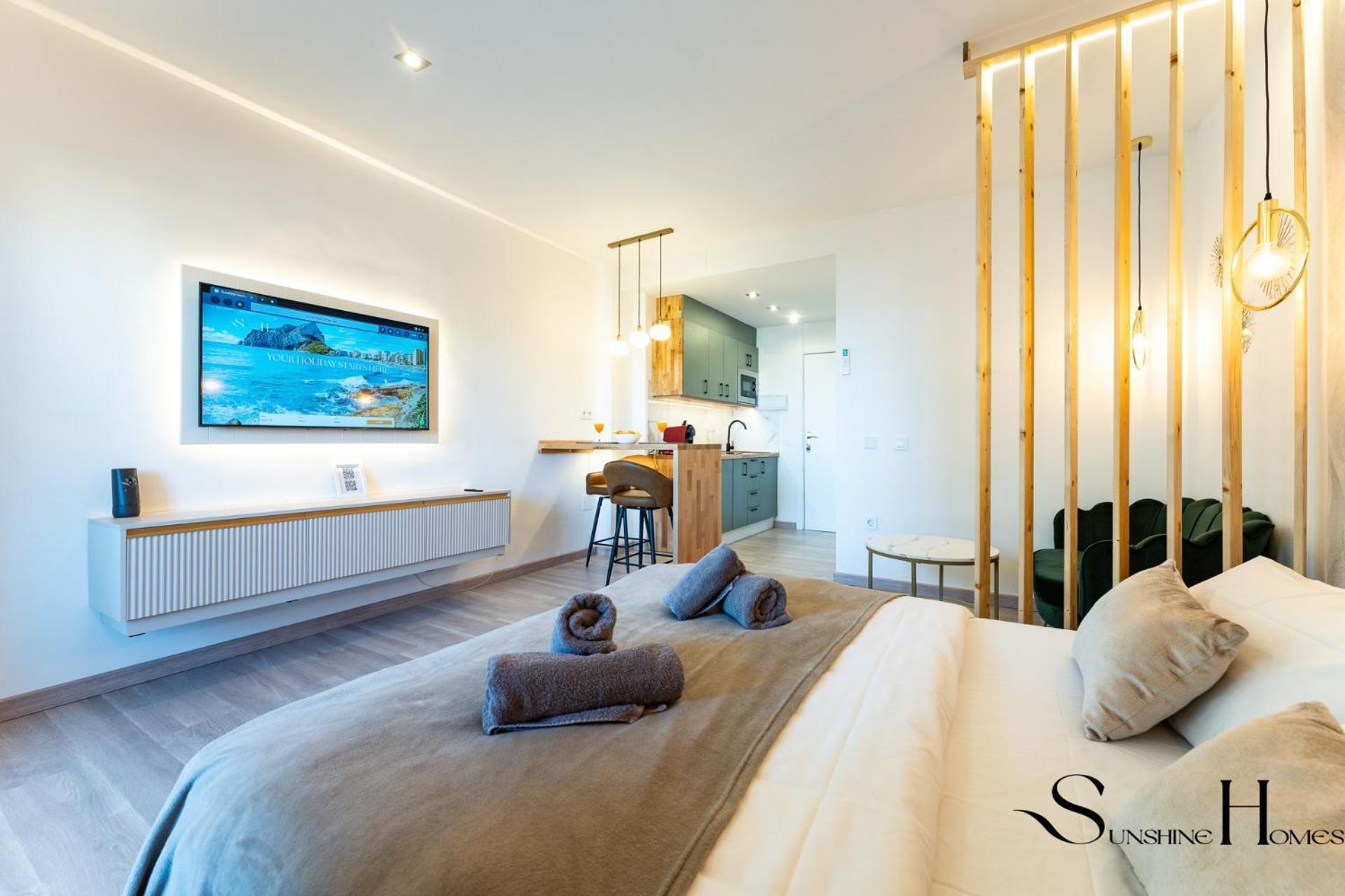 Seaview Beachfront Studio With Aqua Park & Balcony Бенальмадена Экстерьер фото