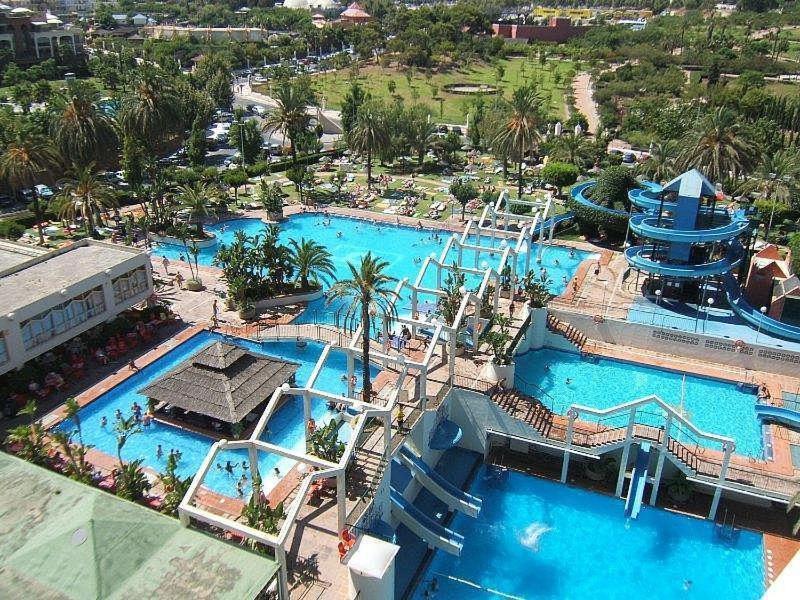 Seaview Beachfront Studio With Aqua Park & Balcony Бенальмадена Экстерьер фото