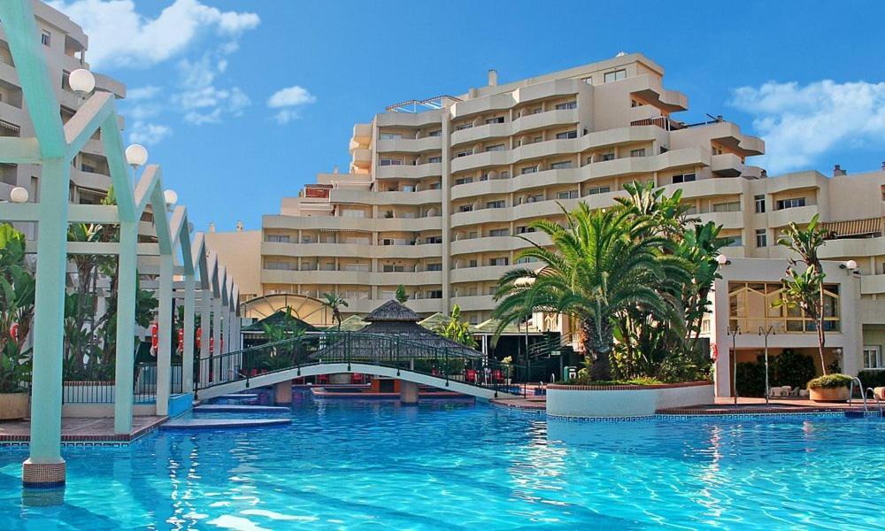 Seaview Beachfront Studio With Aqua Park & Balcony Бенальмадена Экстерьер фото